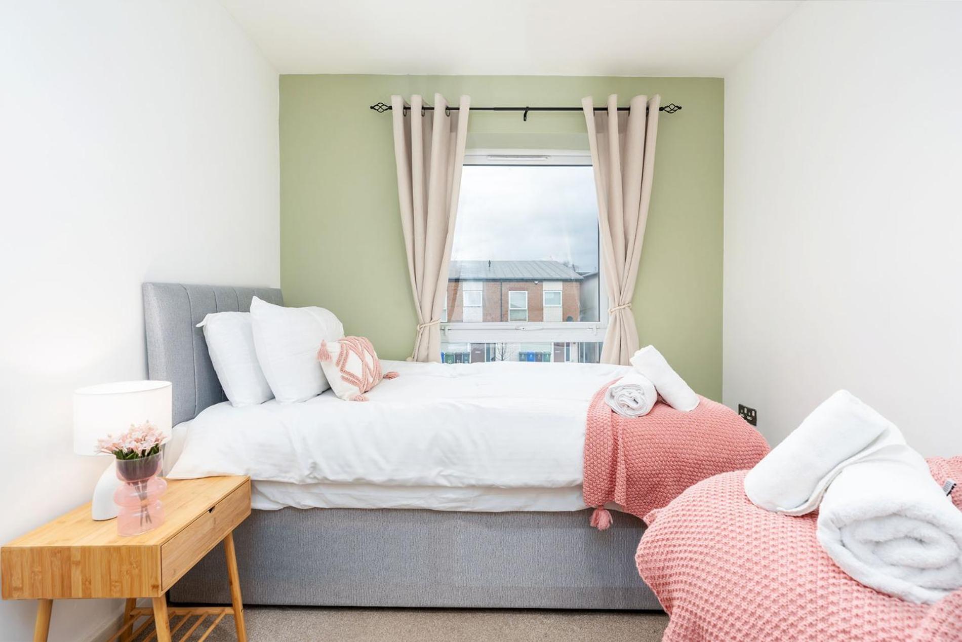 6 Guests - 3 Bedrooms - Free Wi-Fi - Manchester Dış mekan fotoğraf