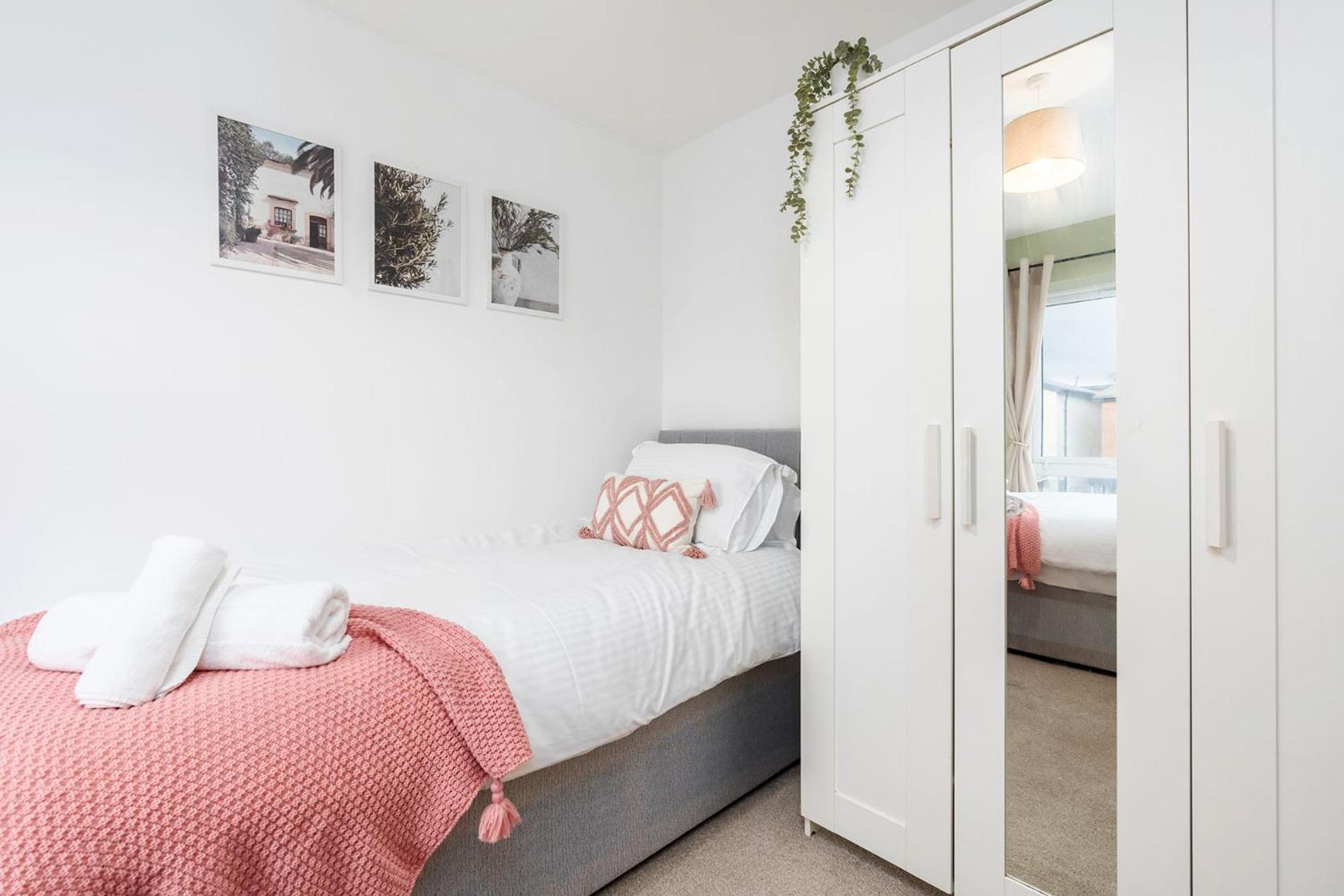 6 Guests - 3 Bedrooms - Free Wi-Fi - Manchester Dış mekan fotoğraf