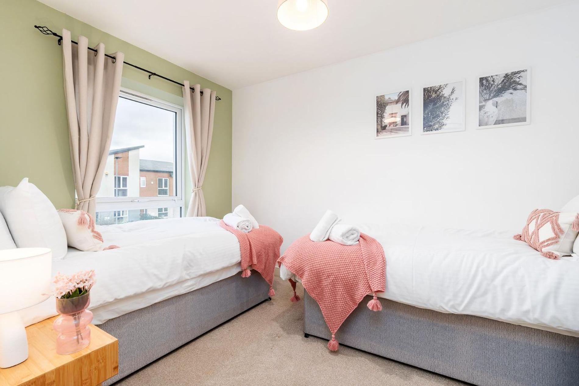6 Guests - 3 Bedrooms - Free Wi-Fi - Manchester Dış mekan fotoğraf